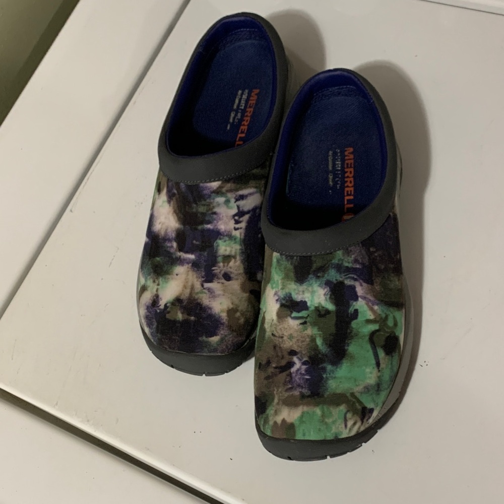 Merrell Multicolor Slip-On Clogs - Picture 3 of 10